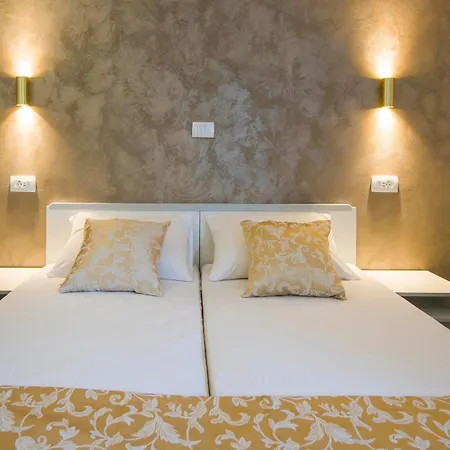 Luxury 2 スプリト