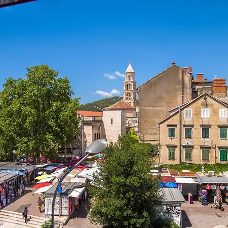 アパート Luxury 2 *